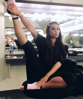 Lea Michele feet photo thumbnail
