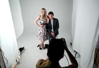 Dakota Fanning feet photo thumbnail