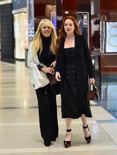Lindsay Lohan feet photo thumbnail