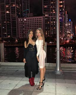 Xenia Tchoumitcheva feet photo thumbnail