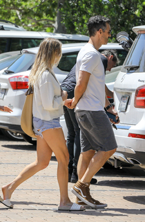 LeAnn Rimes feet photo thumbnail