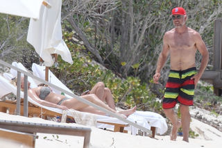 Jessica Simpson feet photo thumbnail