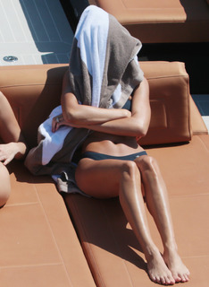 Hailey Bieber feet photo thumbnail
