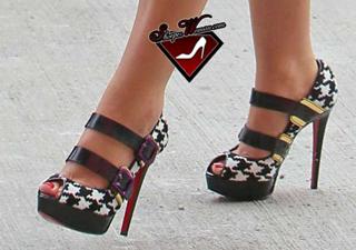Cheryl feet photo thumbnail