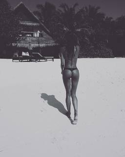 Belén Rodríguez feet photo thumbnail