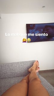 Sol Pérez feet photo thumbnail