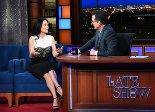 Lucy Liu feet photo thumbnail