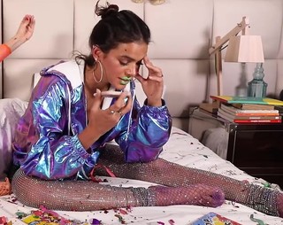 Bruna Marquezine feet photo thumbnail