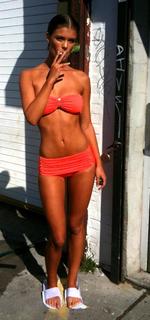Nina Agdal feet photo thumbnail