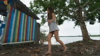 Isis Valverde feet photo thumbnail