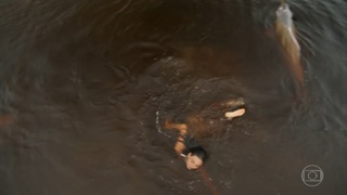 Isis Valverde feet photo thumbnail