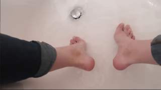Rachel Ballinger feet photo thumbnail