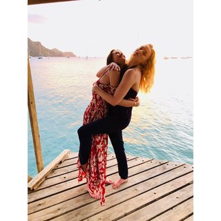 Sophie Turner feet photo thumbnail