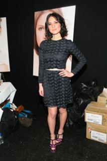 Olivia Munn feet photo thumbnail