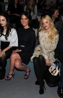 Olivia Munn feet photo thumbnail
