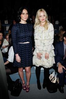 Olivia Munn feet photo thumbnail