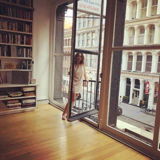 Minnie Driver feet photo thumbnail