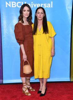 Abigail Spencer feet photo thumbnail