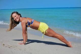 Kino MacGregor feet photo thumbnail