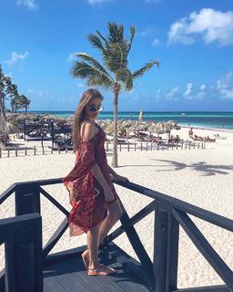 Xenia Tchoumitcheva feet photo thumbnail