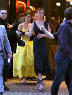 Alice Eve feet photo thumbnail