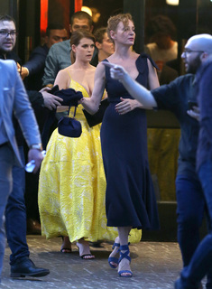 Alice Eve feet photo thumbnail