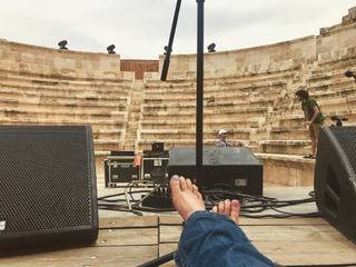 Joss Stone feet photo thumbnail