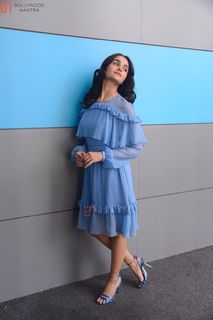 Alia Bhatt feet photo thumbnail