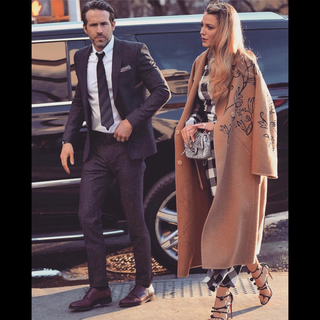 Blake Lively feet photo thumbnail