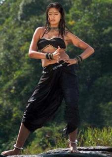 Raai Laxmi feet photo thumbnail