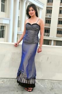 Raai Laxmi feet photo thumbnail