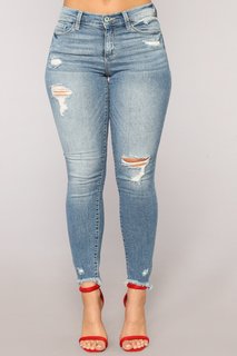Lauren R. Wood feet photo thumbnail