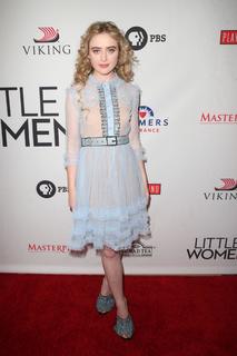 Kathryn Newton feet photo thumbnail