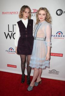 Kathryn Newton feet photo thumbnail