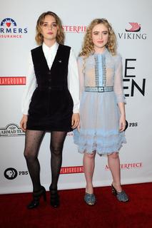 Kathryn Newton feet photo thumbnail