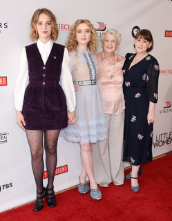 Kathryn Newton feet photo thumbnail
