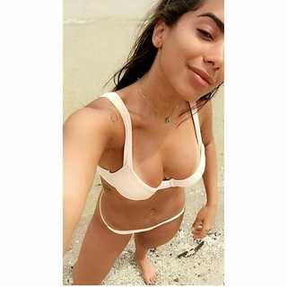 Anitta feet photo thumbnail
