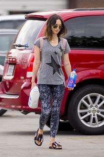 Megan Fox feet photo thumbnail