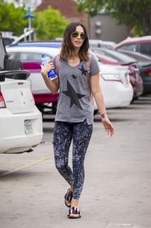 Megan Fox feet photo thumbnail