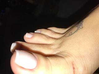 Karin Klemp feet photo thumbnail