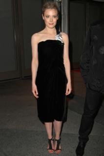 Gillian Jacobs feet photo thumbnail