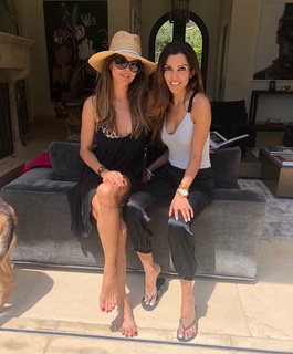 Brooke Burke feet photo thumbnail