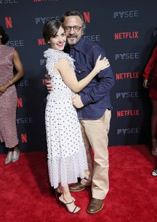 Alison Brie feet photo thumbnail