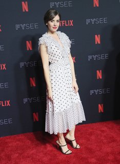 Alison Brie feet photo thumbnail