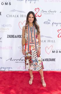 Jordana Brewster feet photo thumbnail