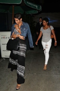 Nicole Murphy feet photo thumbnail