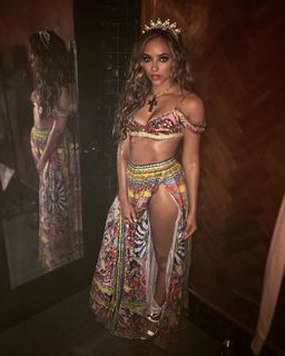 Jade Thirlwall feet photo thumbnail