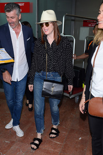 Julianne Moore feet photo thumbnail
