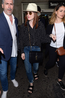 Julianne Moore feet photo thumbnail