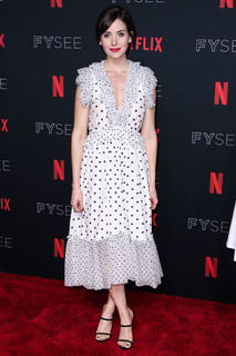 Alison Brie feet photo thumbnail